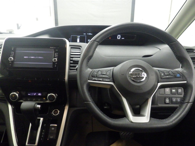 NISSAN SERENA 2017