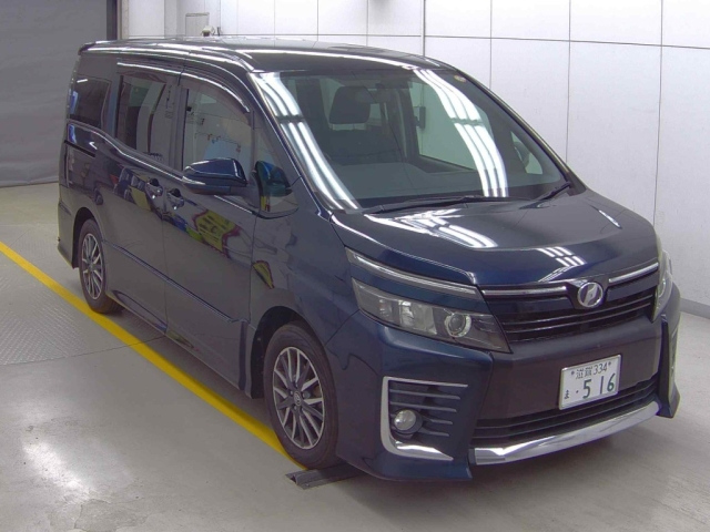TOYOTA VOXY 2014