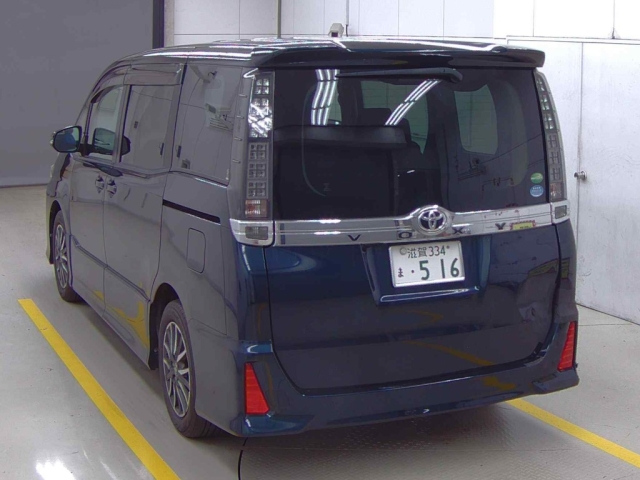 TOYOTA VOXY 2014