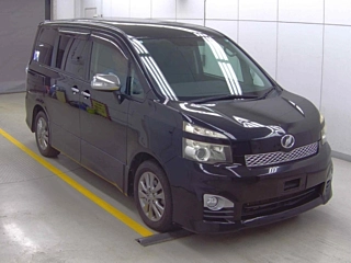 TOYOTA VOXY 2011