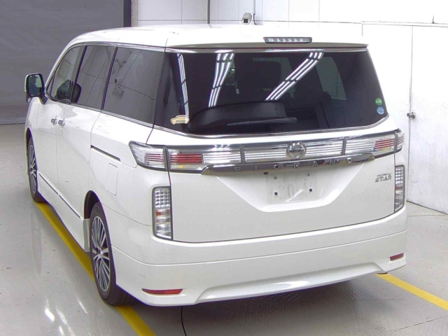 NISSAN ELGRAND 2018