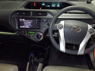 TOYOTA AQUA 2013