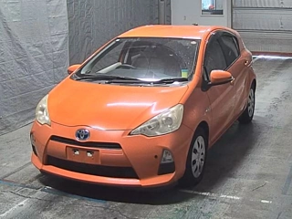 TOYOTA AQUA 2013