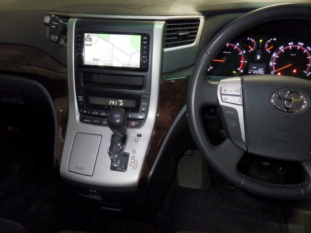 TOYOTA VELLFIRE 2012