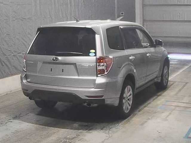 SUBARU FORESTER 2011