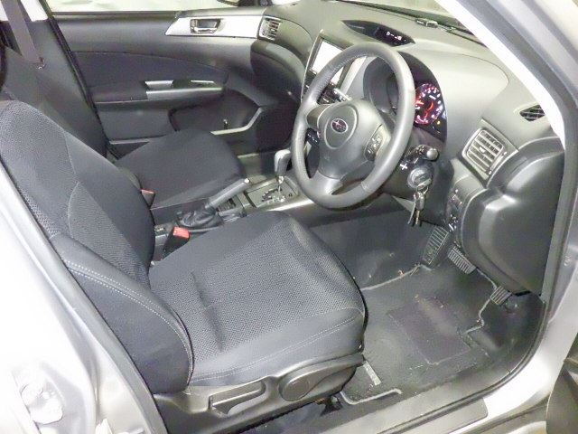 SUBARU FORESTER 2011