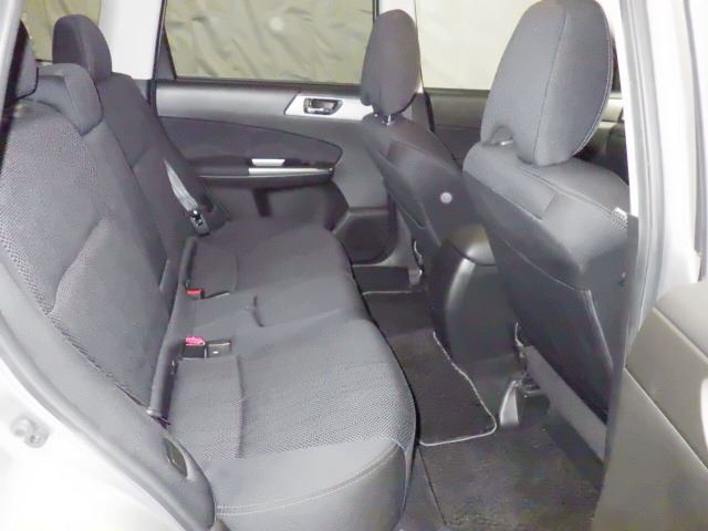 SUBARU FORESTER 2011