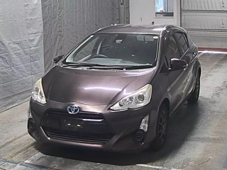 TOYOTA AQUA 2016