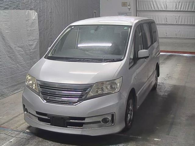 NISSAN SERENA 2011