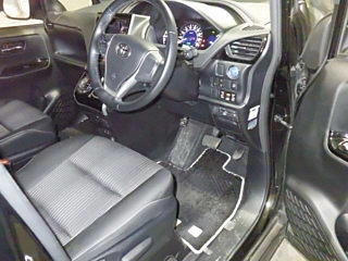 TOYOTA VOXY 2019