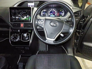 TOYOTA VOXY 2019