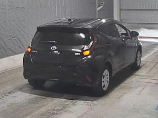 TOYOTA AQUA 2022