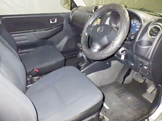 NISSAN KIX 2008