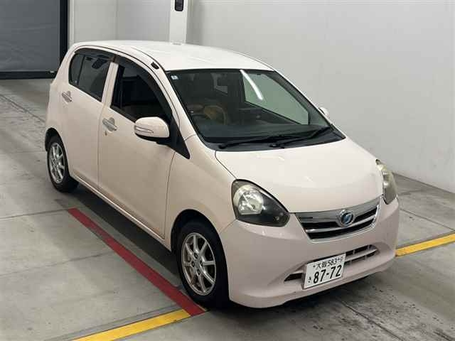 DAIHATSU MIRA E S 2011