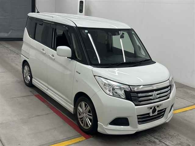 MITSUBISHI DELICA D2 2020