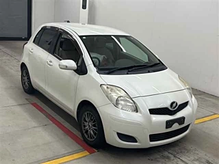 TOYOTA VITZ 2010