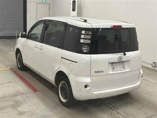 TOYOTA SIENTA 2008