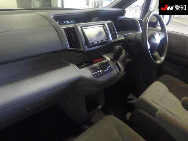 HONDA STEP WAGON 2011