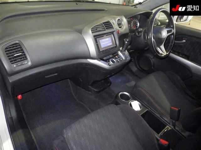HONDA STREAM 2011