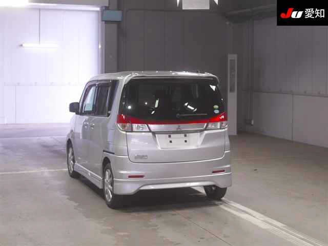 MITSUBISHI DELICA D2 2012