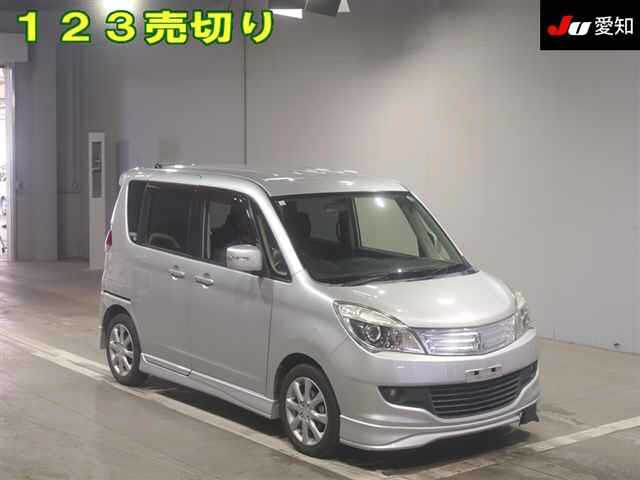 MITSUBISHI DELICA D2 2012