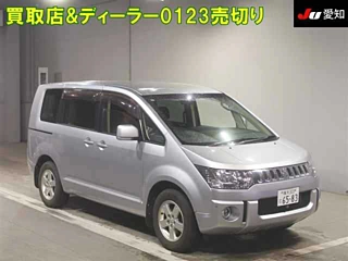 MITSUBISHI DELICA D5 2011