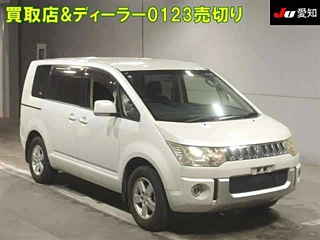 MITSUBISHI DELICA D5 2013