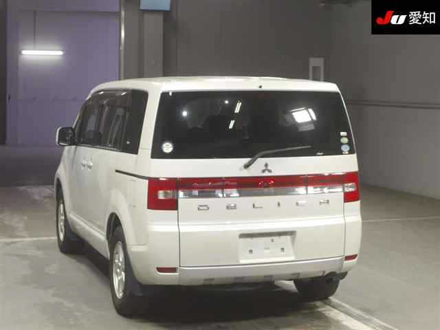 MITSUBISHI DELICA D5 2013