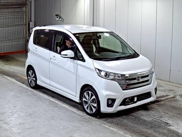 NISSAN DAYZ 2013