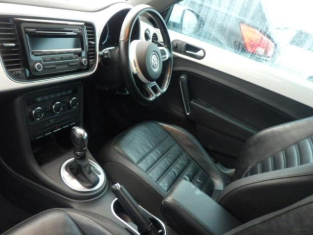 VOLKSWAGEN THE BEETLE 2012
