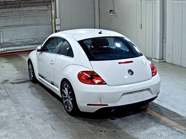 VOLKSWAGEN THE BEETLE 2012
