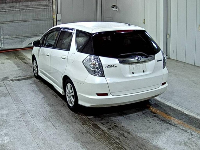 HONDA FIT SHUTTLE 2011