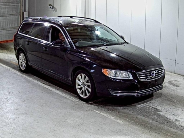 VOLVO V70 2014