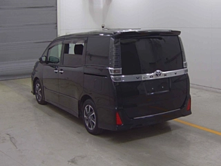 TOYOTA VOXY 2017