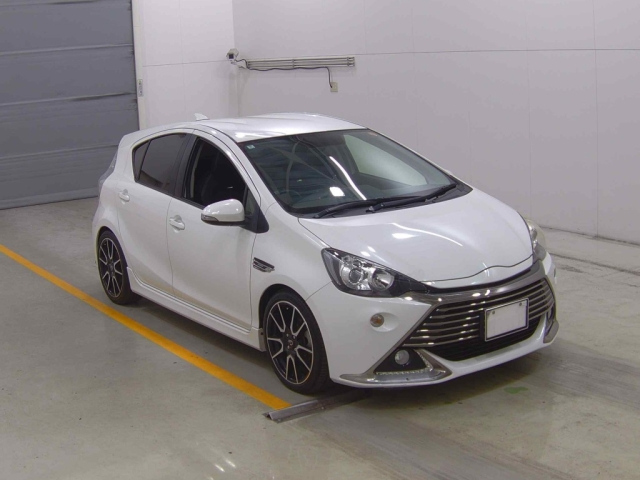 TOYOTA AQUA 2014