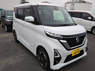 NISSAN ROOX 2023