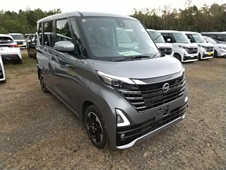 NISSAN ROOX 2023