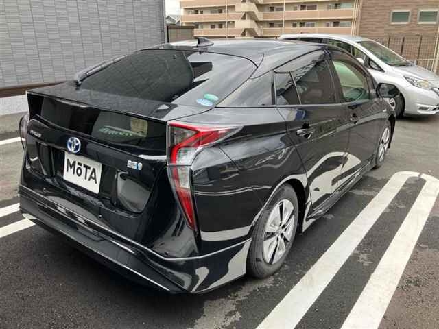 TOYOTA PRIUS 2018