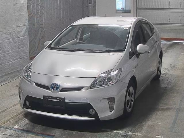 TOYOTA PRIUS 2015