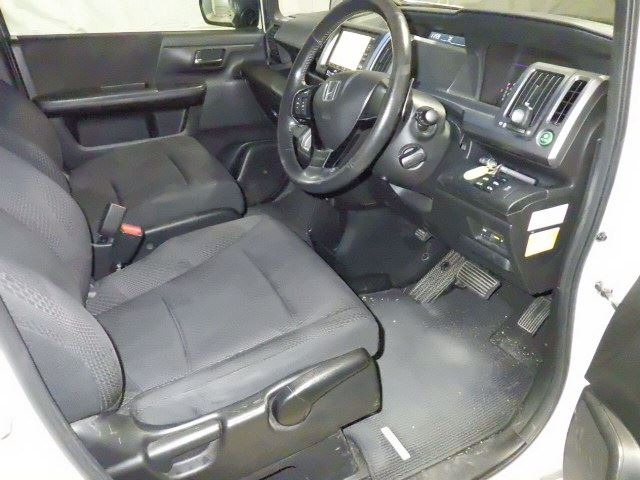 HONDA STEP WAGON 2011