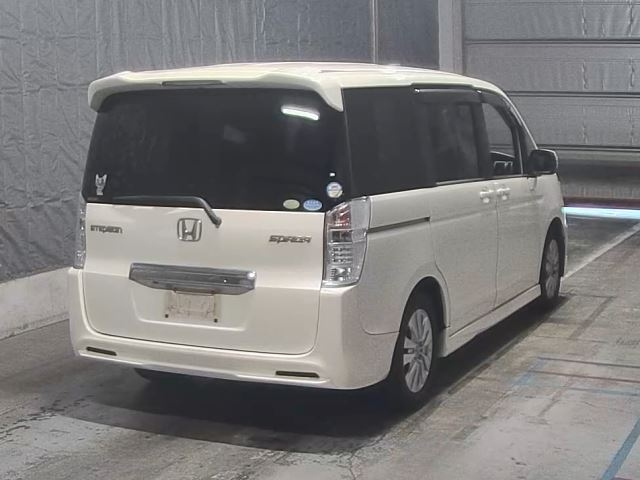HONDA STEP WAGON 2011