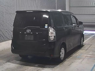 TOYOTA VOXY 2010