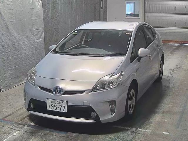 TOYOTA PRIUS 2015