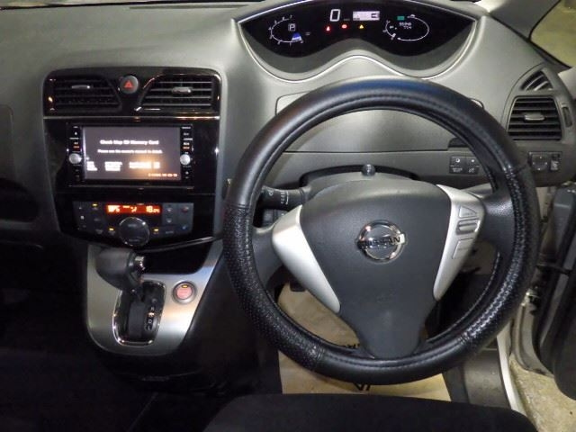 NISSAN SERENA 2015