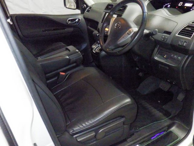NISSAN SERENA 2014