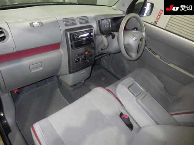 TOYOTA PIXIS SPACE 2012