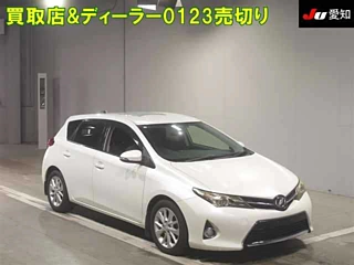 TOYOTA AURIS 2012