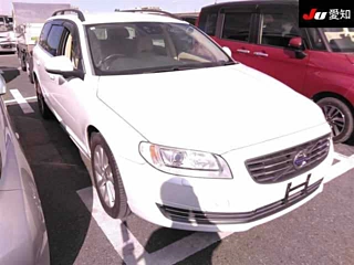 VOLVO V70 2015