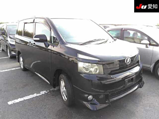 TOYOTA VOXY 2009
