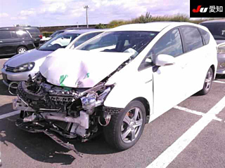 TOYOTA PRIUS ALPHA 2011